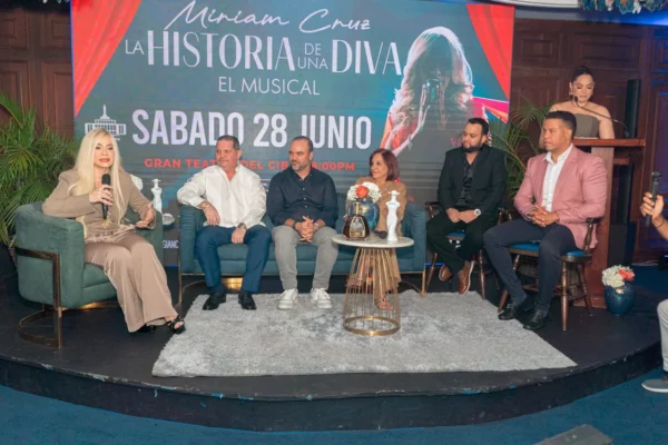 Miriam Cruz, Landolfi, Giancarlos Beras, Chiqui Checo, Claudio de la Cruz y Wilfrey Díaz.