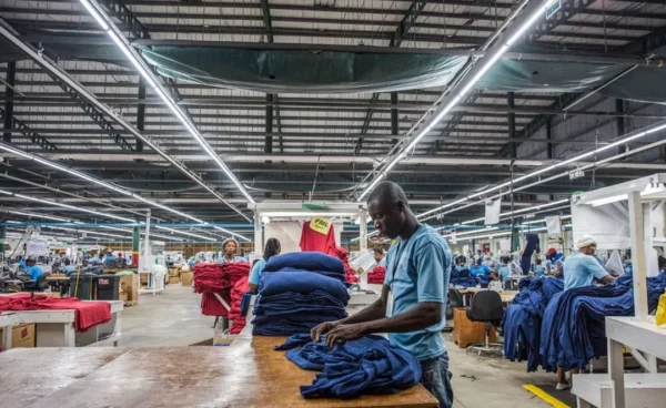 Muchas empresas estadounidenses están reconsiderando su red de suministros globales, afectadas por los altos aranceles. Fuente externa