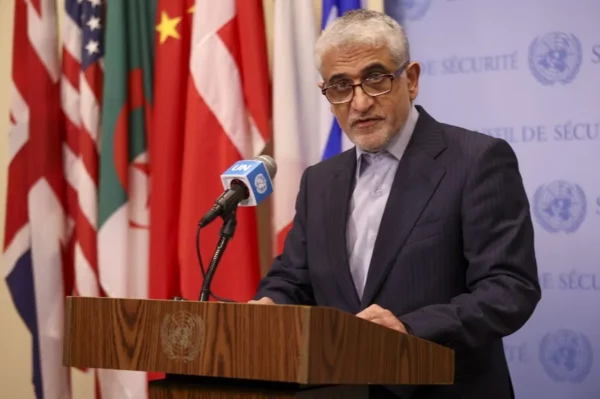 El embajador de las Naciones Unidas en Irán, Amir Saeid Iravani, habla en una conferencia de prensa, este 16 de junio de 2025.