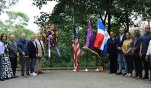 PLD en Manhattan deposita ofrenda floral durante 116 aniversario natalicio profesor Bosch