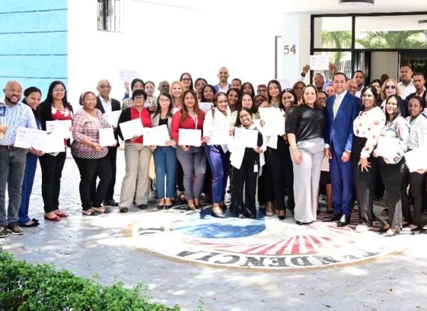 Parte de los participantes que culminaron la jornada formativa. Fuente externa