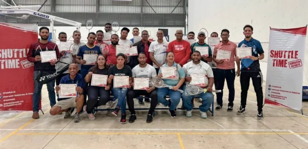 Programa Bádminton entrega certificados curso iniciación