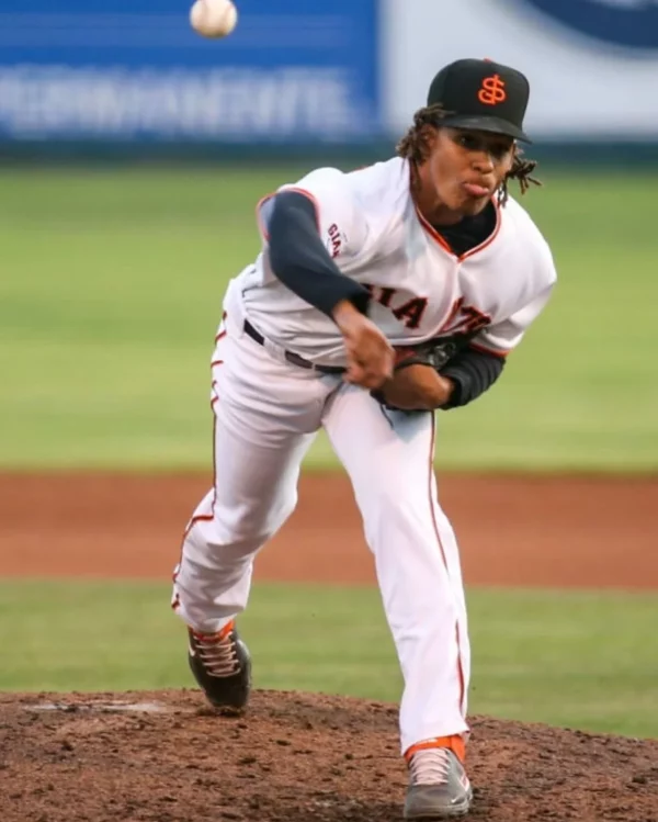 Randy Rodríguez está teniendo un desempeño admirable con los Gigantes de San Francisco. Fuente externa