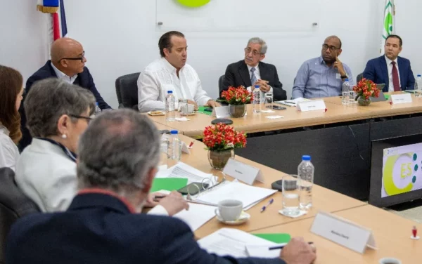 Reunión del CES con representantes de los partidos políticos. Fuente externa