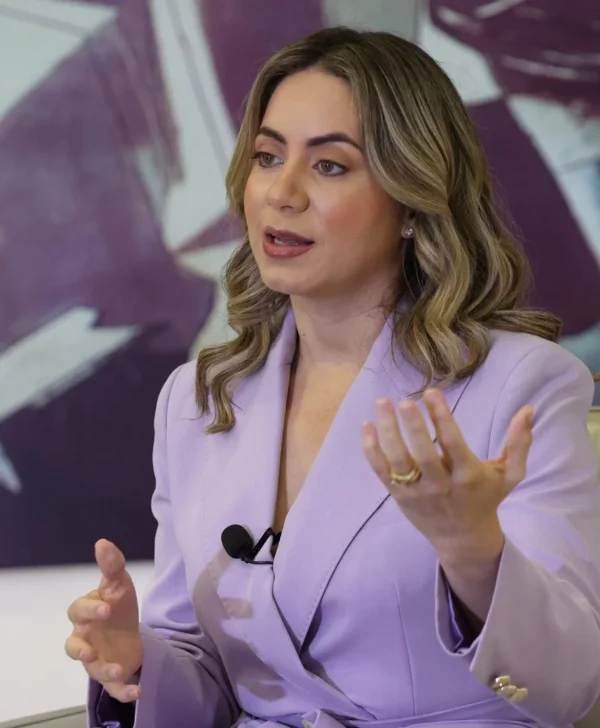 Reyes dijo que la focalización permite dirigir recursos a quienes realmente los necesitan. Fuente externa