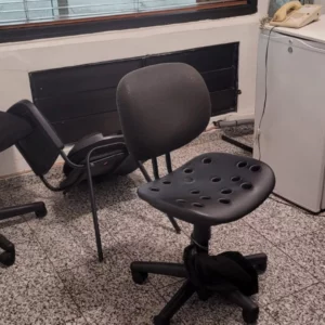 Periodistas denuncian abandono de sala de prensa en el AILA tras gestión de Vinci Airports