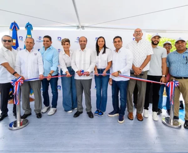 Samuel Pereyra y Kelvin Cruz, presidieron remozamiento. Fuente externa