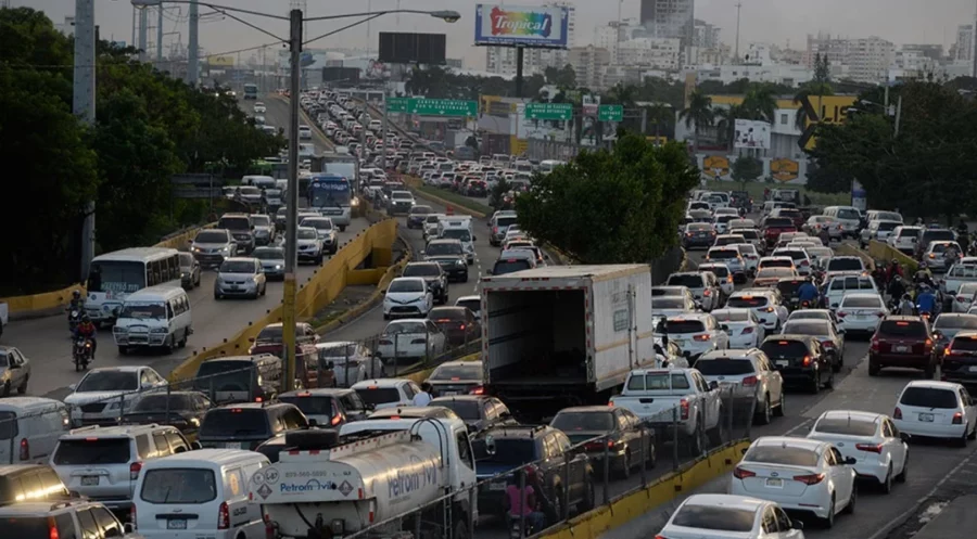 Según el estudio realizado por las autoridades, el Gran Santo Domingo maneja más de 1.2 millones de viajes en horas pico. Fuente externa Según el estudio realizado por las autoridades, el Gran Santo Domingo maneja más de 1.2 millones de viajes en horas pico. Fuente externa