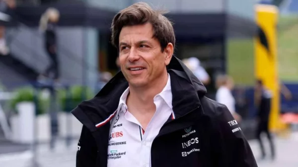 Toto Wolf no desmiente interés por el piloto Max Verstappen.