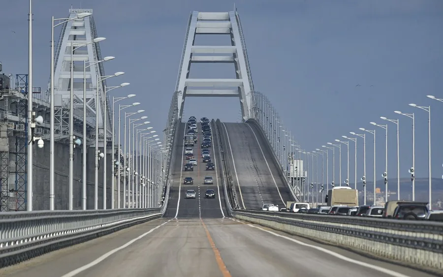 UCRANIA-PUENTE-CRIMEA