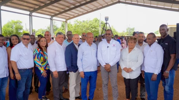 Gobierno inicia trabajos de titulación en la sección de Guanuma del Distrito Municipal de La Victoria, para beneficiar a 4 mil personas