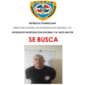 Los responsables de este hecho han sido identificados como los reconocidos delincuentes Junior Martínez Reynoso, de 43 años; un segundo conocido como “Chuky El Grande”, y un tercero en proceso de identificación.