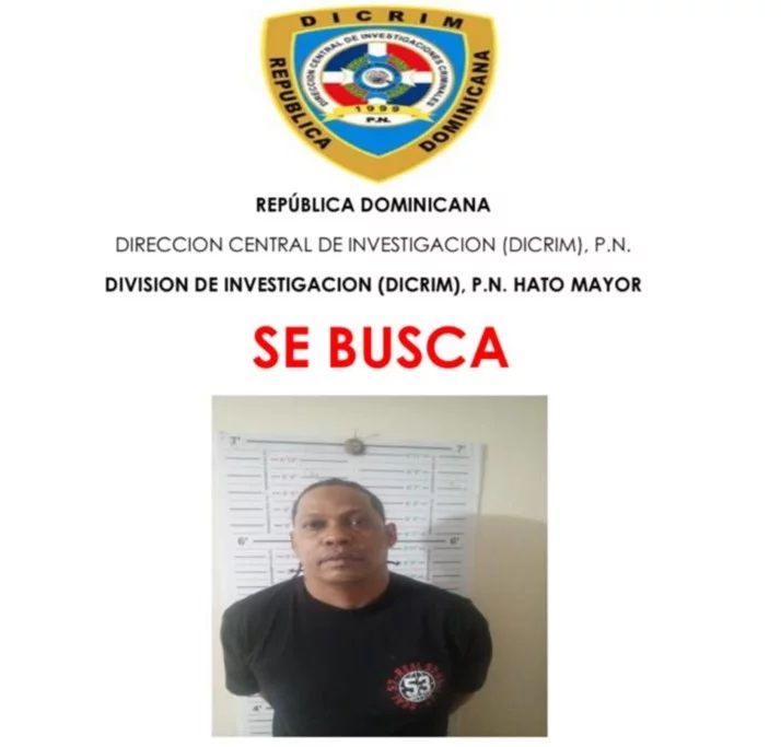 Los responsables de este hecho han sido identificados como los reconocidos delincuentes Junior Martínez Reynoso, de 43 años; un segundo conocido como “Chuky El Grande”, y un tercero en proceso de identificación.