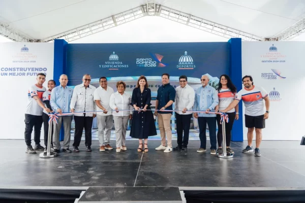 Raquel Peña y Ministro Bonilla entregan Campo de Tiro con Arco. Le acompaña José P. Monegro, presidente Comité Organizador de los Juegos Santo Domingo 2026