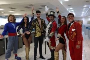Symphony Circus de visita en el Periódico El Día.