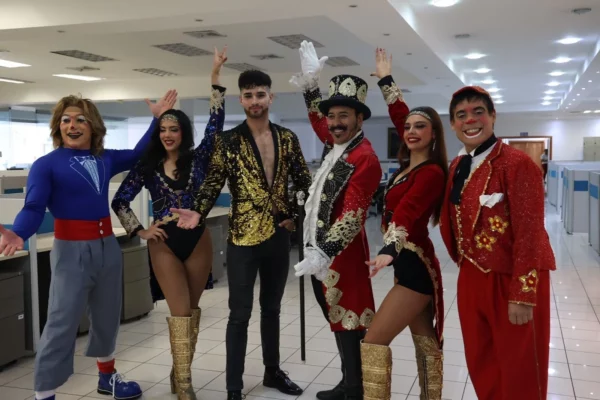 Symphony Circus de visita en el Periódico El Día.