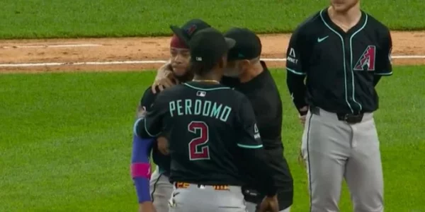 Ketel Marte llora en pleno partido