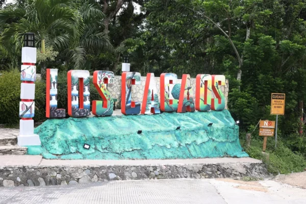 los cacaos entrada del pueblo