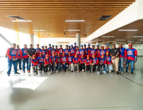 La delegación de jóvenes de la categoría 14-15 y 16-18 jugarán en el Nike RBI World Basebal en Miami.