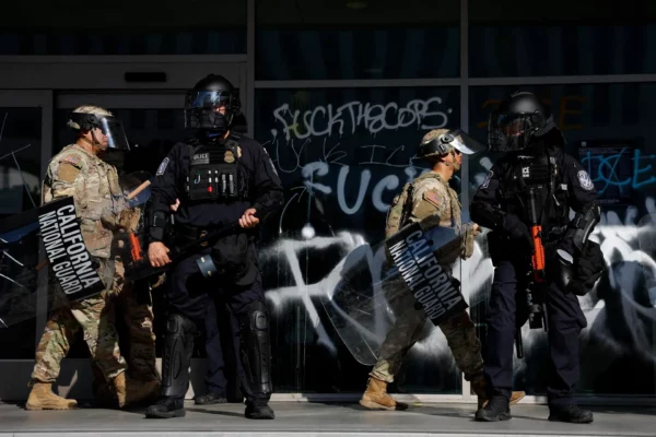 Las tropas de la Guardia Nacional desplegadas en Los Ángeles para contener las protestas tras las redadas migratorias tienen autorización para detener temporalmente a civiles