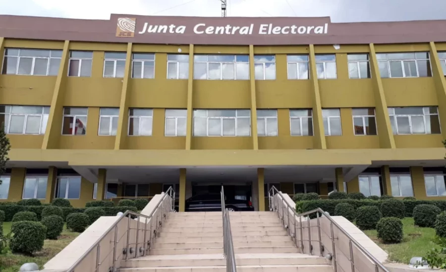 La Junta Central también estableció el orden de los partidos en la boleta La Junta Central también estableció el orden de los partidos en la boleta