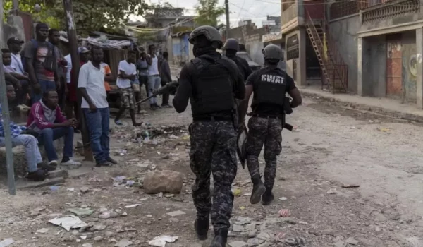 Las bandas criminales controlan alrededor el 90 % de la capital haitiana.