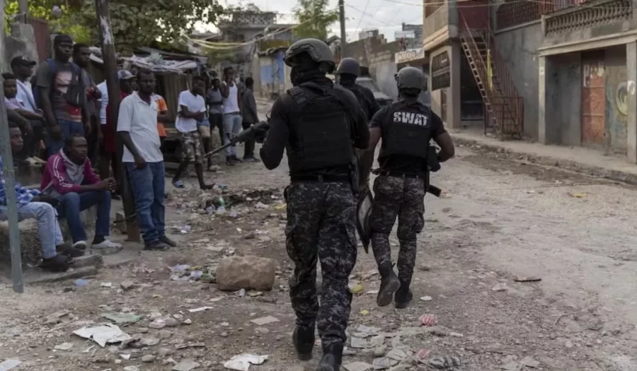 Las bandas criminales controlan alrededor el 90 % de la capital haitiana. Las bandas criminales controlan alrededor el 90 % de la capital haitiana.