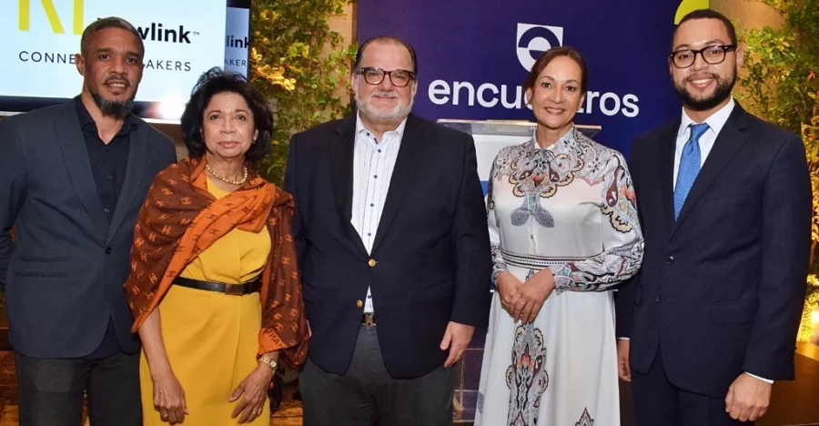Juan Rodríguez, Rhina Ibert, Eduardo Valcárcel,  Lady Reyes y Cristian Cabrera, durante la celebración.