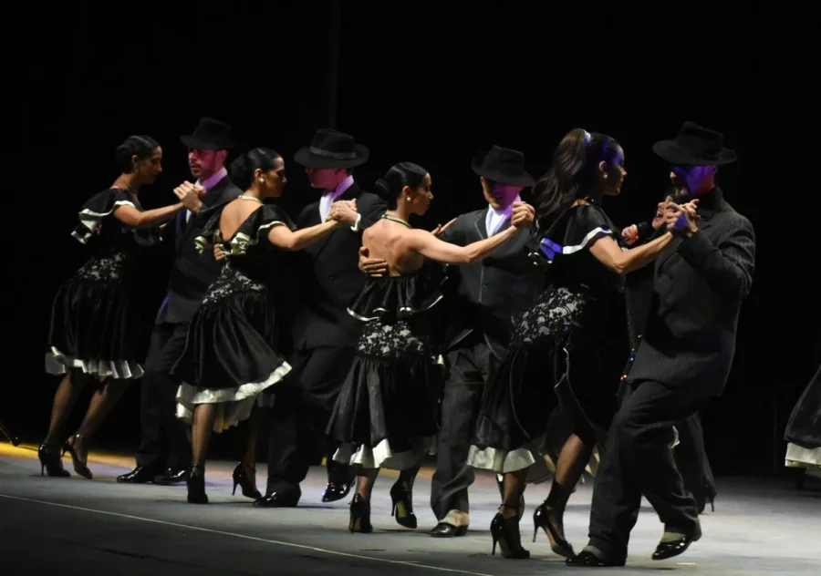 “Forever Tango” llevó magia al Teatro Nacional en este espectáculo. “Forever Tango” llevó magia al Teatro Nacional en este espectáculo.