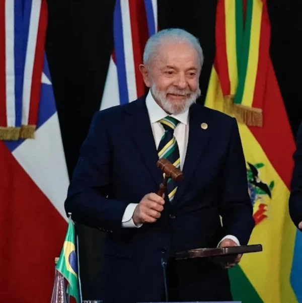 El presidente Lula da Silva asume la presidencia de Mercosur.