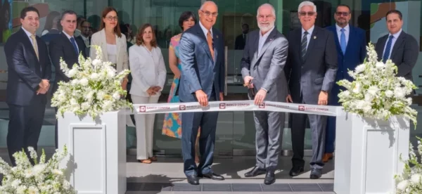 La entidad bancaria inauguró una oficina en Colina Centro.