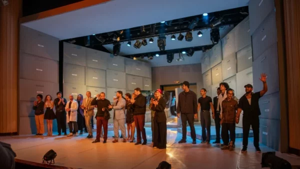 El elenco se llevó el aplauso prolongado de todos los asistentes al estreno de esta obra que sigue este fin de semana.