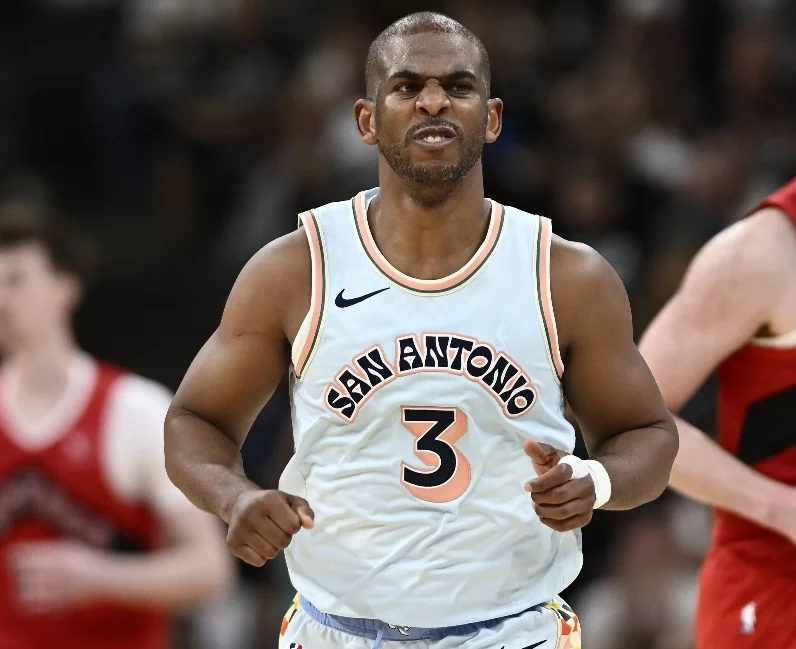 Con 40 años, Chris Paul, seguirá este año jugando en la NBA. Con 40 años, Chris Paul, seguirá este año jugando en la NBA.