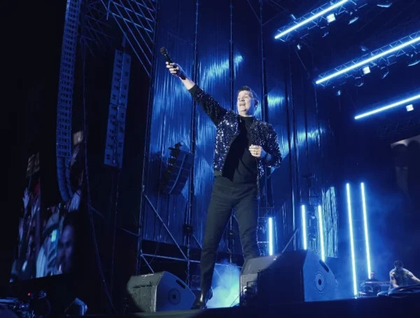 Eddy Herrera,  además de triunfar en Tenerife,  sigue de gira.