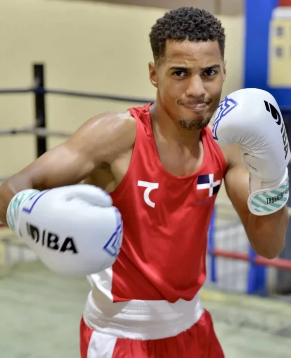 Yunior Alcántara inscribe su nómbre  como primero y único en logro muy especial.  Archivo