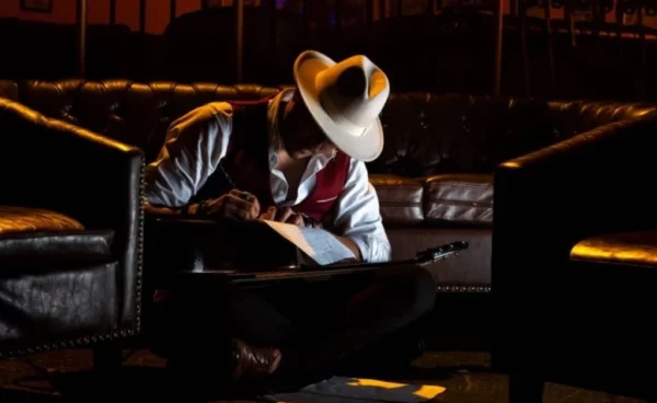 El artista cubano Yoandri Castro Max trae  nueva música.