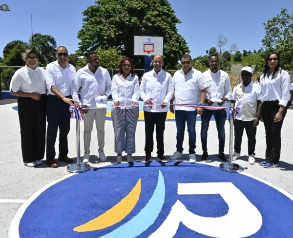 Samuel Pereyra, deja en servicio la cancha en María Luisa.