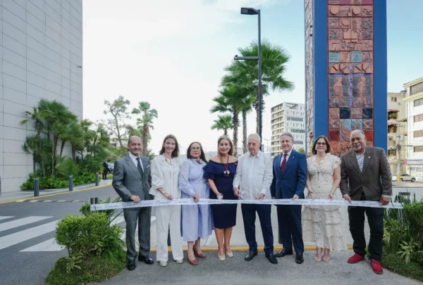 Fernando Casanova, Bingene Armenteros, Rosa Santos, Thelma Espinal, Marcelino Fernández, Gustavo Ariza, Amelia Prota y Rafelito Mirabal.