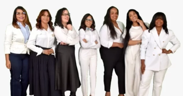 Tania Hidalgo, Amerfis Cáceres, Marien Aristy Capitán,  Elvira Lora,  Lisanna Rosario,  Karla Báez y Millizen Uribe.