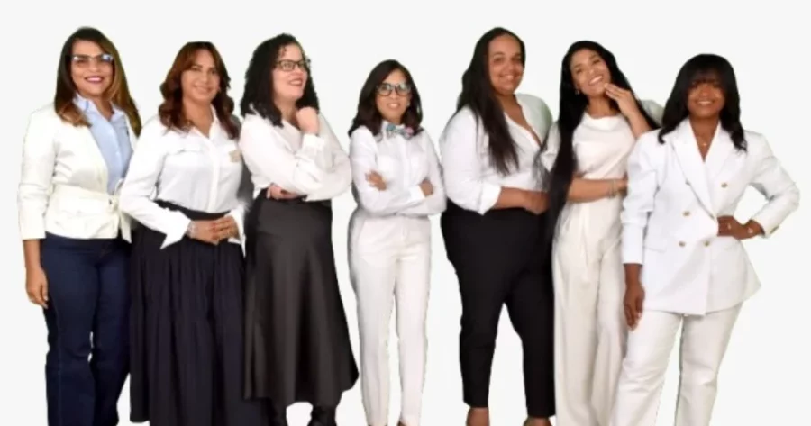 Tania Hidalgo, Amerfis Cáceres, Marien Aristy Capitán, Elvira Lora, Lisanna Rosario, Karla Báez y Millizen Uribe. Tania Hidalgo, Amerfis Cáceres, Marien Aristy Capitán, Elvira Lora, Lisanna Rosario, Karla Báez y Millizen Uribe.