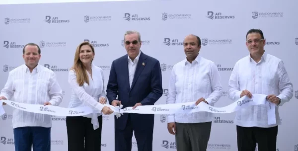 José Ignacio Paliza, Carolina Mejía, Luis Abinader, Samuel Pereyra e Ian Rondón Castillo.