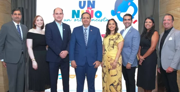 Julio Mejía, Marie Morrobel, Raúl del Toro, Víctor Atallah, Ana Amelia González, Henry Adames, Sarah Lora y Franklin Ortega.