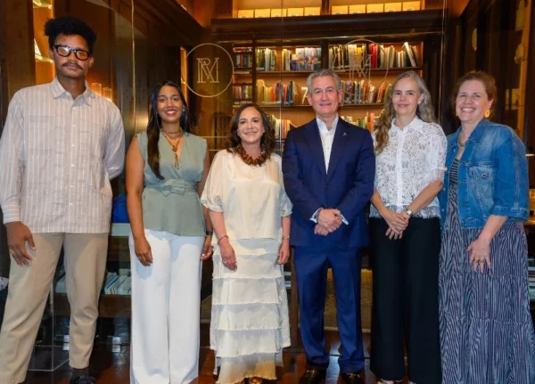 Arnold Martínez, Estefania Sánchez, Altagracia Mella-Russo, James García, Juana Francisca Llano y Ana Cristina Abad.