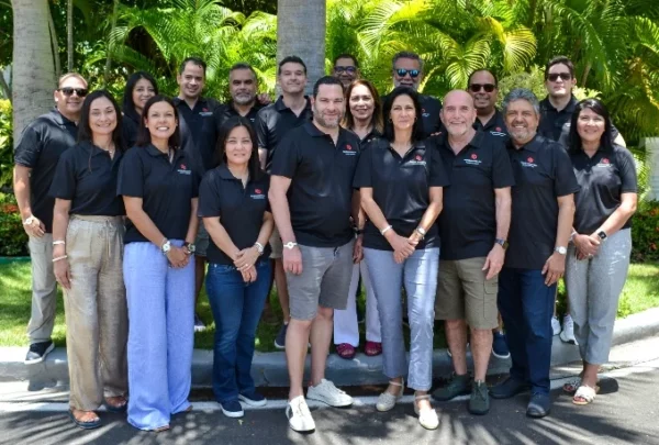 Ejecutivos de las agencias en rueda de prensa.