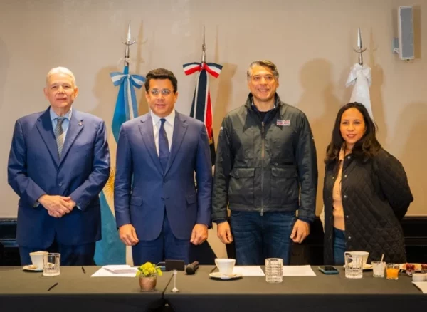 Jorge Mateo, David Collado, Víctor Pacheco y Jacqueline Mora.