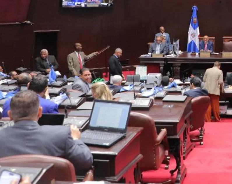 La Cámara de Diputados tambien aprobó la ley de residuos. La Cámara de Diputados tambien aprobó la ley de residuos.