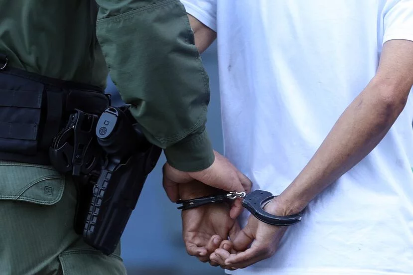 ARRESTO