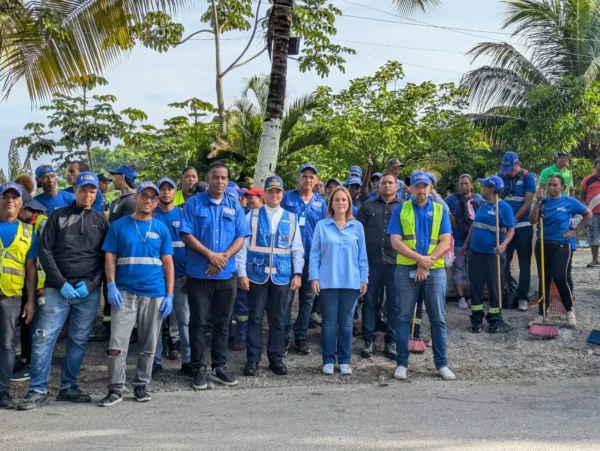 Alcaldía del DN realiza operativo en la avenida Paseo de los Reyes Católicos