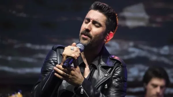 Alex Ubago celabra 25 años de su primer disco