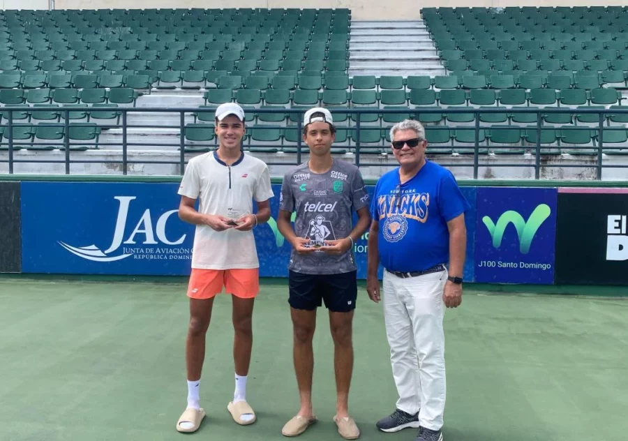 Álvaro Pérez junto a Jerrid Gaines Jr., campeones de dobles Álvaro Pérez junto a Jerrid Gaines Jr., campeones de dobles